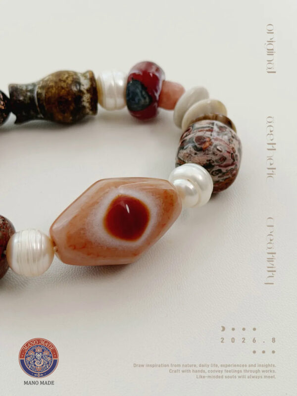 MANOMADE Dawn Makeup handmade agate natural stone pearl bracelet, product detail view