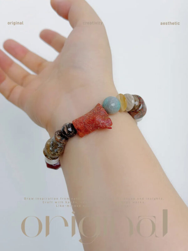 MANOMADE Dawn Makeup handmade agate natural stone pearl bracelet, product detail view